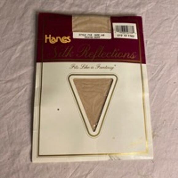 Vintage Hanes Silk Reflections Pantyhose Travel Buff A-B NIP - Picture 1 of 5